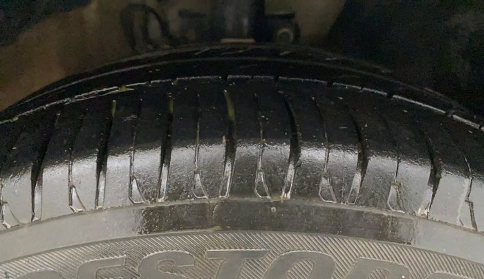 2017 Volkswagen Polo HIGHLINE1.5L, Diesel, Manual, 68,743 km, Right Front Tyre Tread