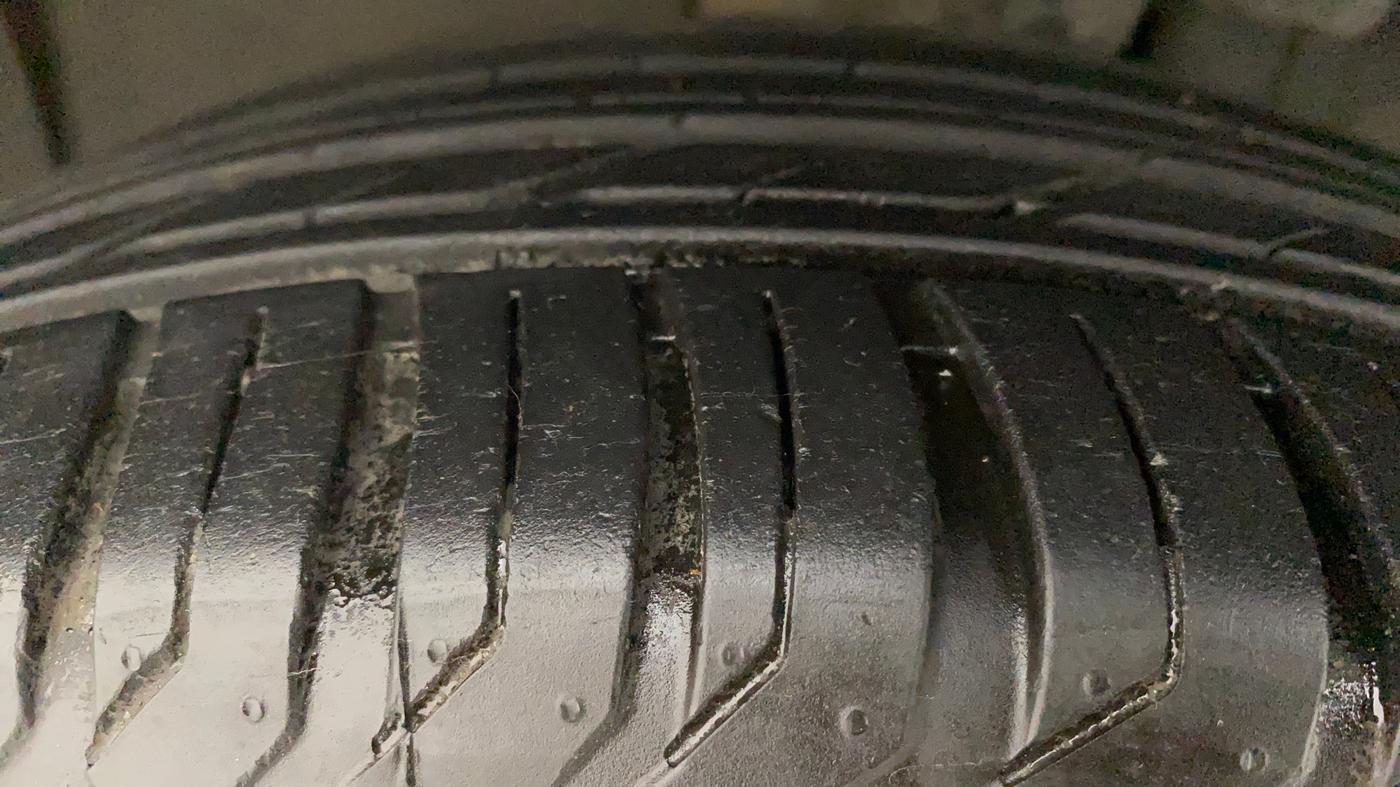 2019 Jeep Compass SPORT 1.4 PETROL, Petrol, Manual, 41,562 km, Left Front Tyre Tread