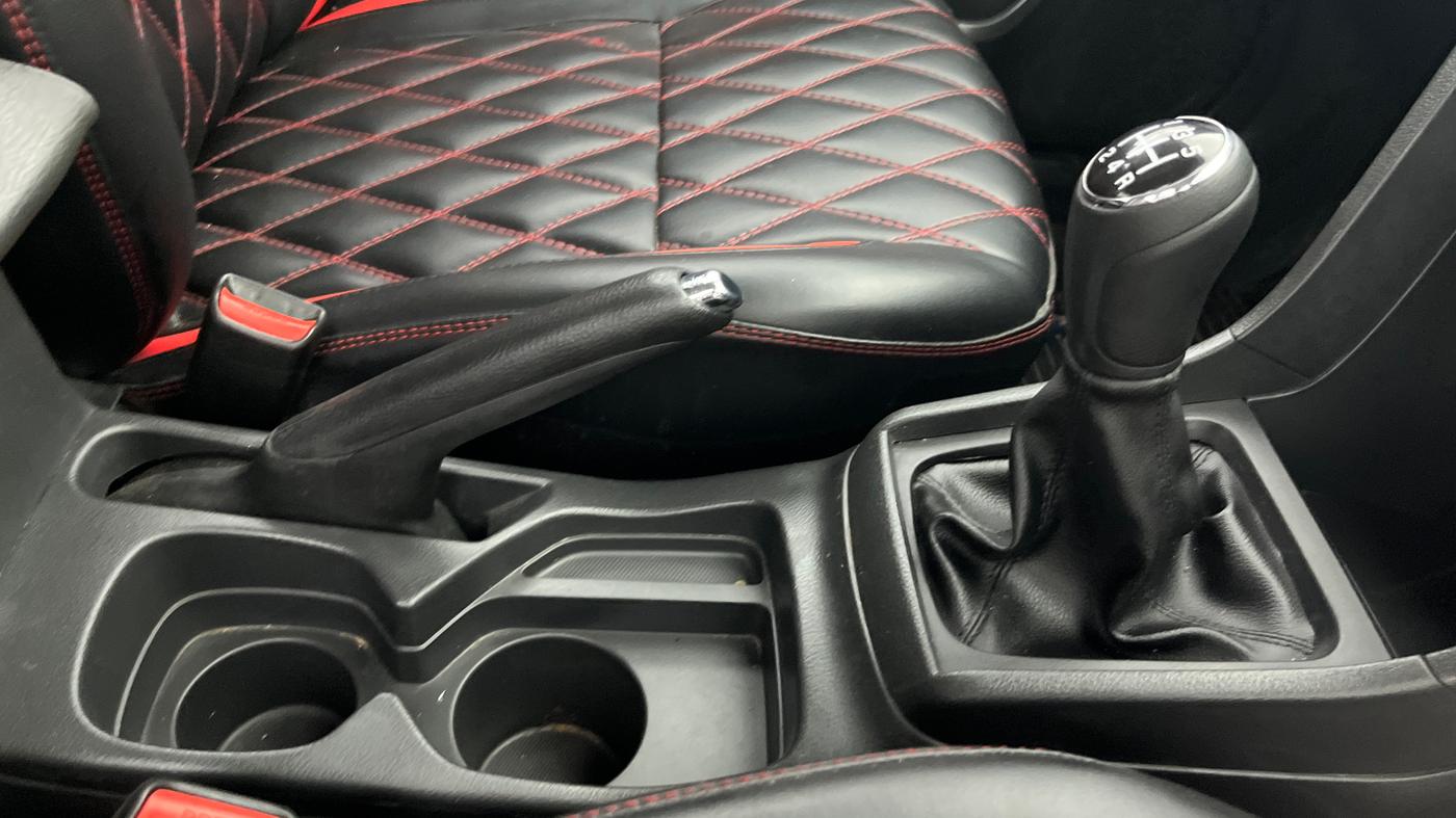 2018 Maruti Vitara Brezza ZDI, Diesel, Manual, 71,618 km, Gear Lever