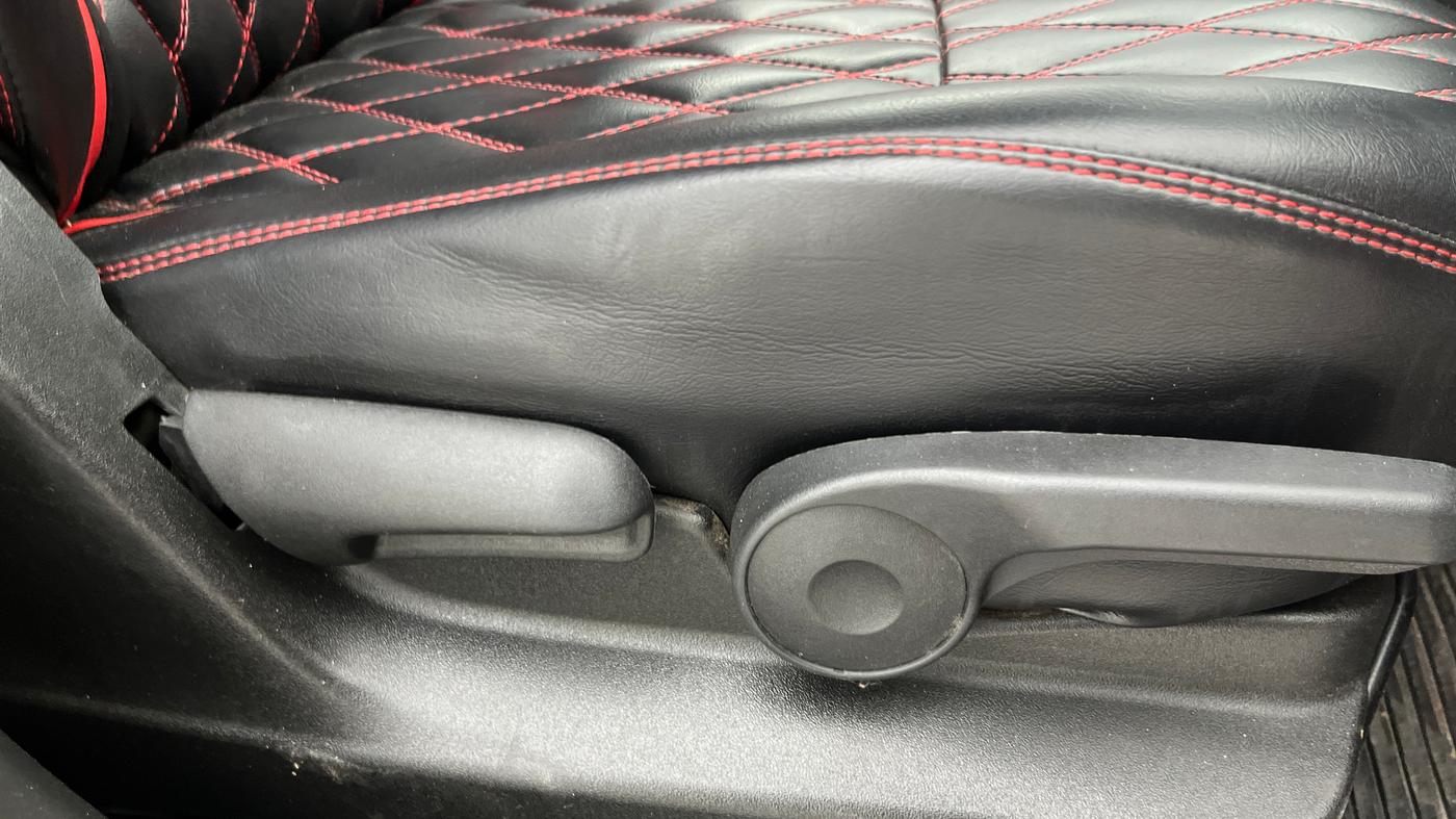 2018 Maruti Vitara Brezza ZDI, Diesel, Manual, 71,618 km, Driver Side Adjustment Panel
