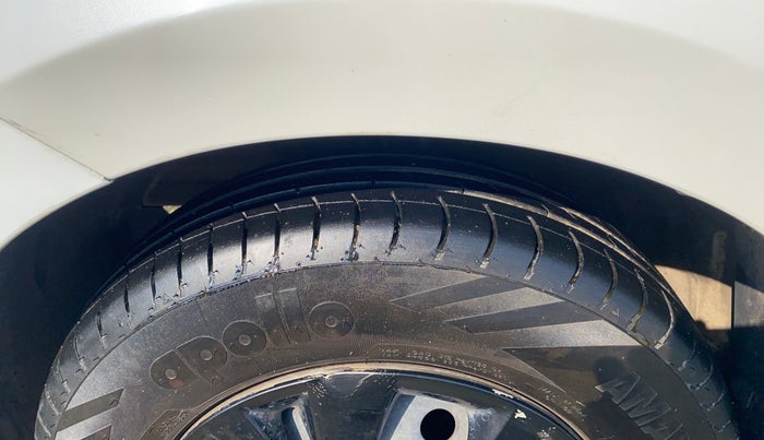 2019 Maruti Swift VXI AMT, Petrol, Automatic, 57,362 km, Left Front Tyre Tread