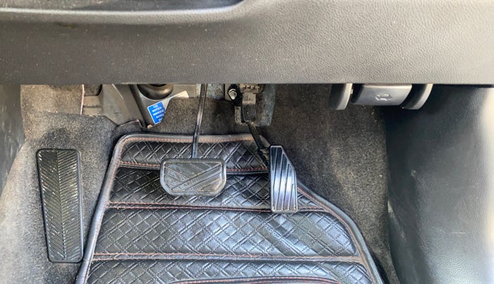 2019 Maruti Swift VXI AMT, Petrol, Automatic, 57,362 km, Pedals