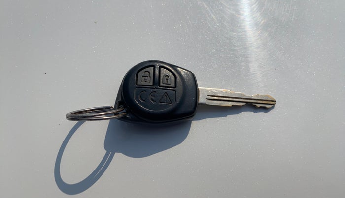 2019 Maruti Swift VXI AMT, Petrol, Automatic, 57,362 km, Key Close Up