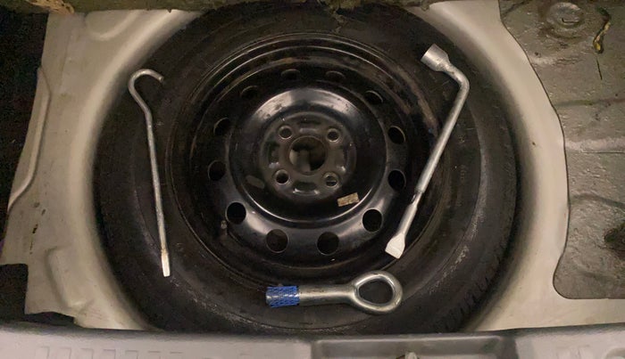 2010 Maruti Swift VXI, Petrol, Manual, 83,343 km, Spare Tyre