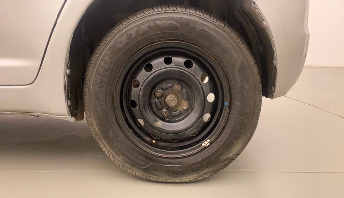 2010 Maruti Swift VXI, Petrol, Manual, 83,343 km, Left Rear Wheel