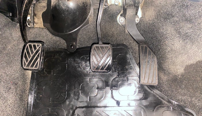 2010 Maruti Swift VXI, Petrol, Manual, 83,343 km, Pedals