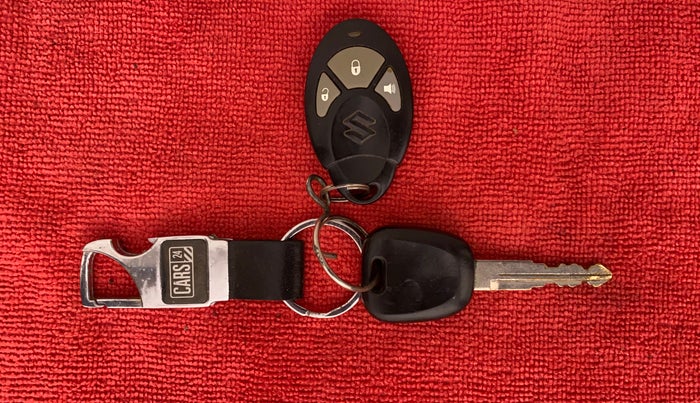 2010 Maruti Swift VXI, Petrol, Manual, 83,343 km, Key Close Up