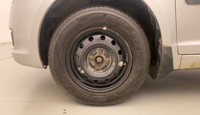 2010 Maruti Swift VXI, Petrol, Manual, 83,343 km, Left Front Wheel