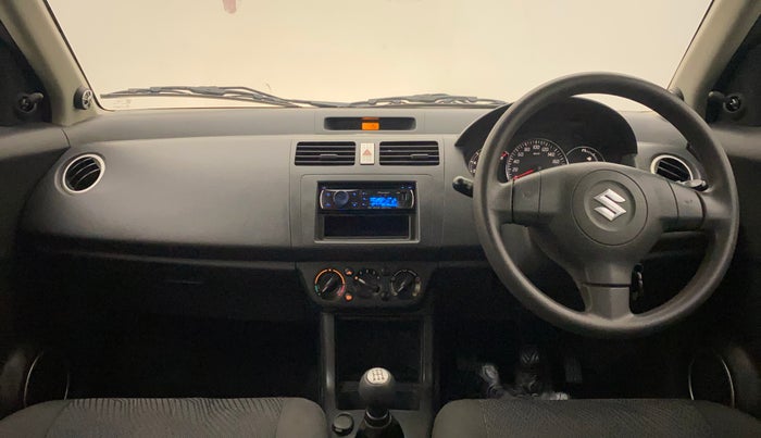 2010 Maruti Swift VXI, Petrol, Manual, 83,343 km, Dashboard