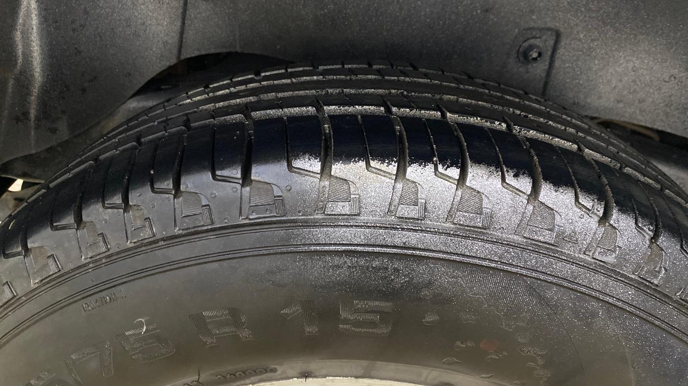 2017 Mahindra TUV300 T8, Diesel, Manual, 94,617 km, Right Rear Tyre Tread