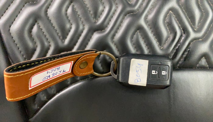 2023 Maruti FRONX ALPHA 1.0L TURBO 6 AT, Petrol, Automatic, 60,385 km, Key Close Up