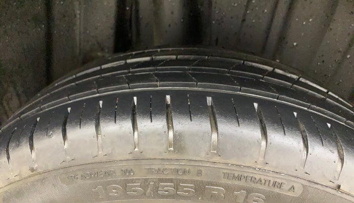 2023 Maruti FRONX ALPHA 1.0L TURBO 6 AT, Petrol, Automatic, 60,385 km, Right Rear Tyre Tread