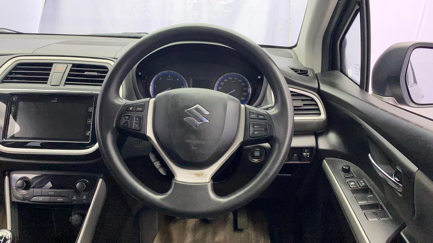 2016 Maruti S Cross ZETA 1.3, Diesel, Manual, 98,633 km, Steering Wheel Close Up