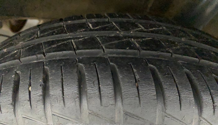 2020 Renault Kwid RXT 0.8, Petrol, Manual, 38,082 km, Left Rear Tyre Tread
