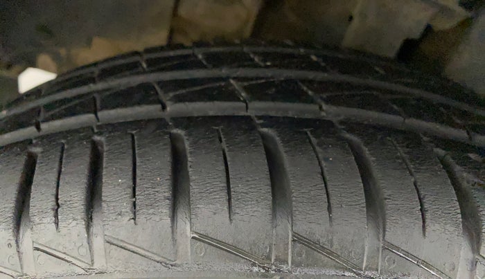 2020 Renault Kwid RXT 0.8, Petrol, Manual, 38,082 km, Left Front Tyre Tread