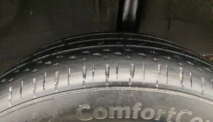 2020 Renault Kwid RXL, Petrol, Manual, 97,788 km, Left Rear Tyre Tread