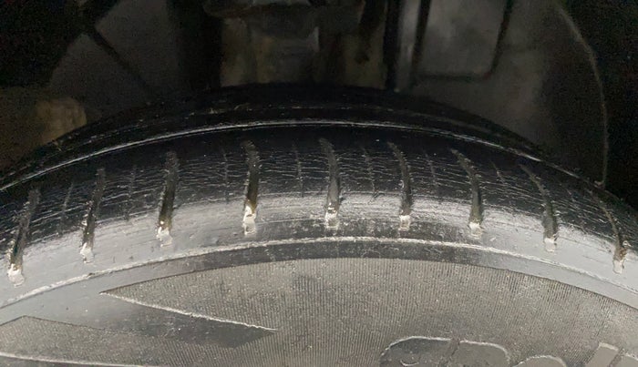 2020 Renault Kwid RXL, Petrol, Manual, 97,788 km, Right Front Tyre Tread