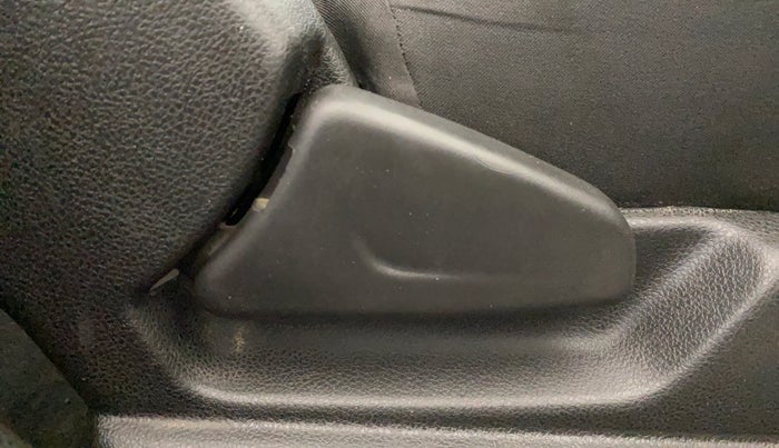 2020 Renault Kwid RXL, Petrol, Manual, 97,788 km, Driver Side Adjustment Panel