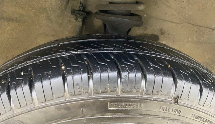 2017 Maruti Alto 800 VXI, CNG, Manual, 57,953 km, Right Front Tyre Tread