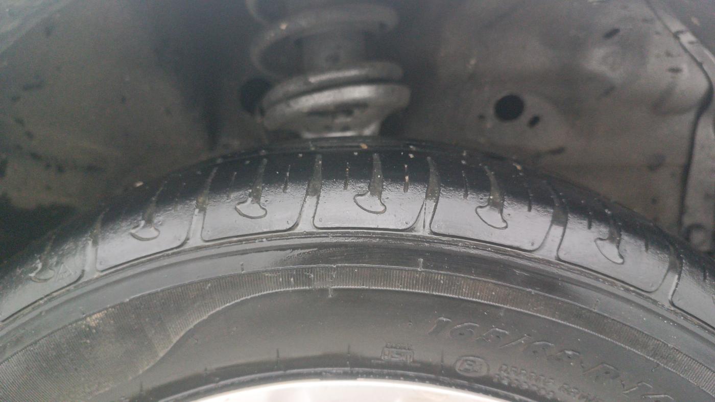 2012 Maruti Wagon R 1.0 VXI, Petrol, Manual, 33,009 km, Right Front Tyre Tread