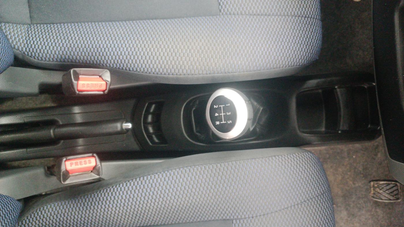 2012 Maruti Wagon R 1.0 VXI, Petrol, Manual, 33,009 km, Gear Lever