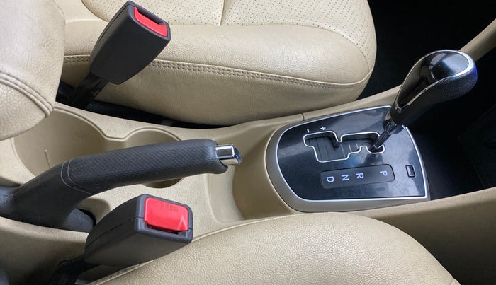 2014 Hyundai Verna FLUIDIC 1.6 CRDI SX AT, Diesel, Automatic, 55,206 km, Gear Lever