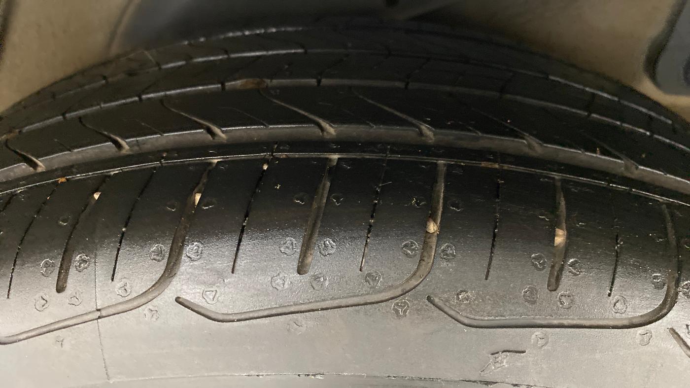 2014 Hyundai Verna FLUIDIC 1.6 CRDI SX AT, Diesel, Automatic, 55,206 km, Left Rear Tyre Tread