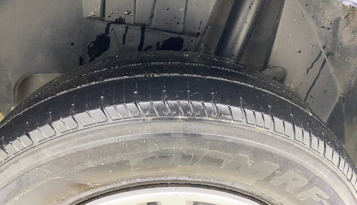2017 Maruti Dzire VDI, Diesel, Manual, 1,38,676 km, Left Rear Tyre Tread