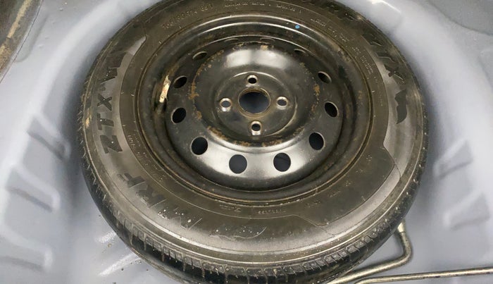 2017 Maruti Dzire VDI, Diesel, Manual, 1,38,676 km, Spare Tyre