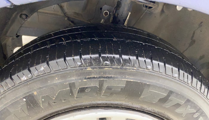 2017 Maruti Dzire VDI, Diesel, Manual, 1,38,676 km, Left Front Tyre Tread
