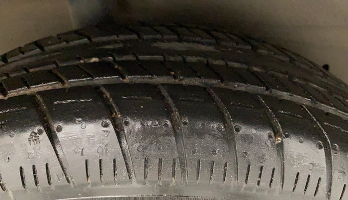 2015 Maruti Celerio ZXI, Petrol, Manual, 31,672 km, Right Rear Tyre Tread