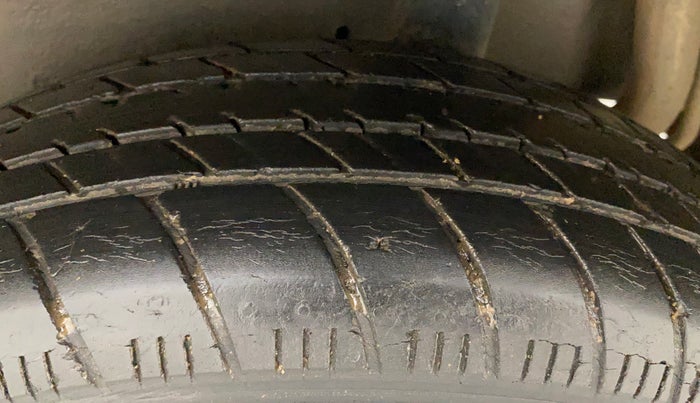 2015 Maruti Celerio ZXI, Petrol, Manual, 31,672 km, Left Rear Tyre Tread