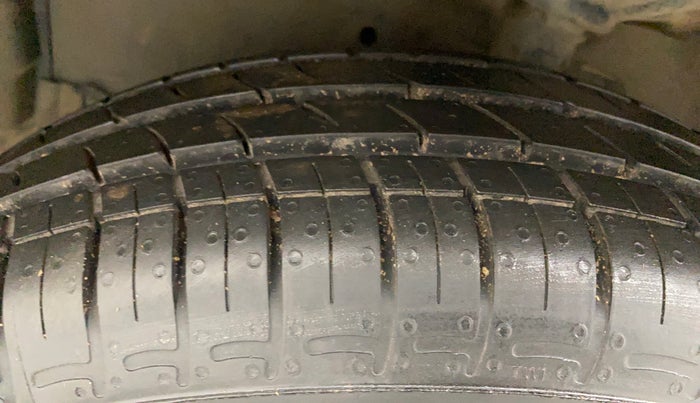 2015 Maruti Celerio ZXI, Petrol, Manual, 31,672 km, Left Front Tyre Tread