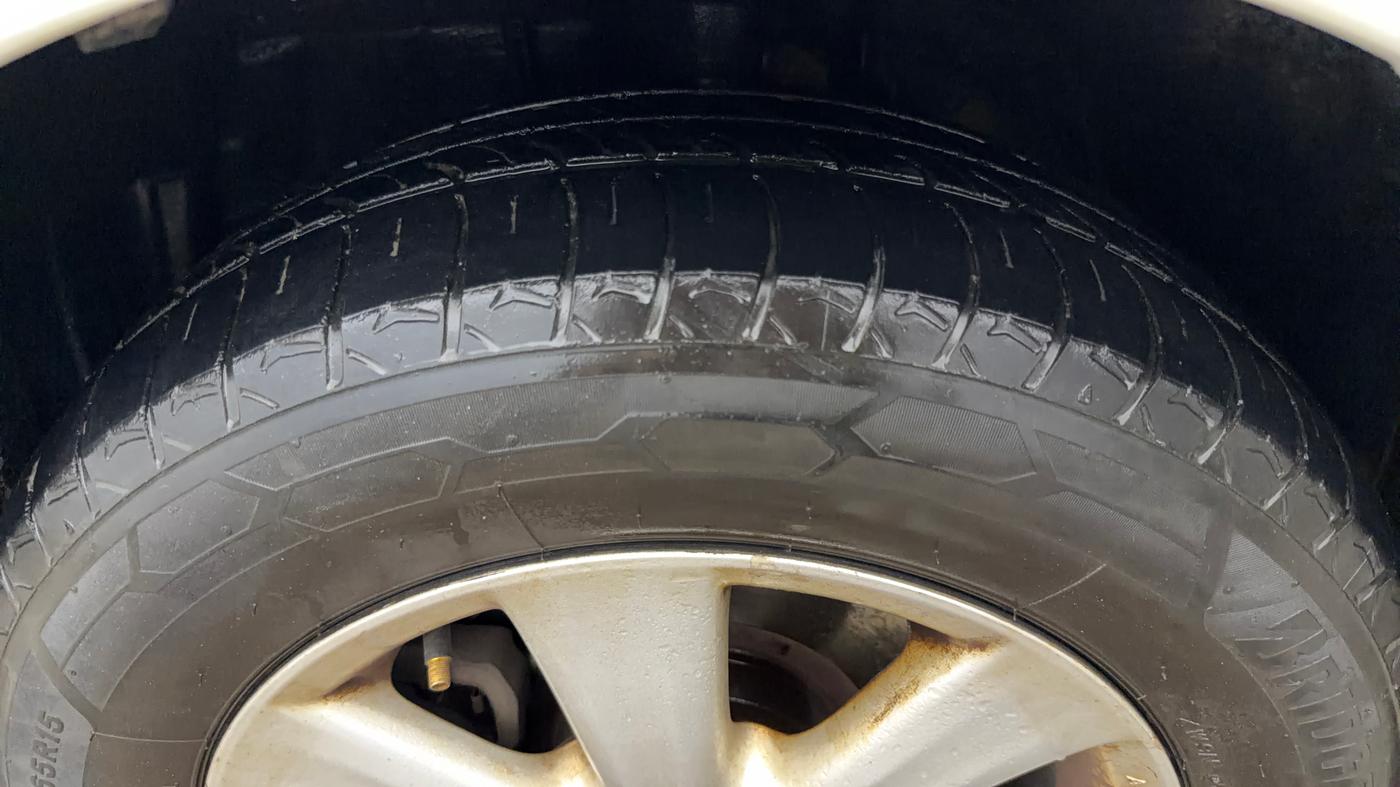 2015 Toyota Corolla Altis G PETROL, Petrol, Manual, 76,213 km, Left Front Tyre Tread
