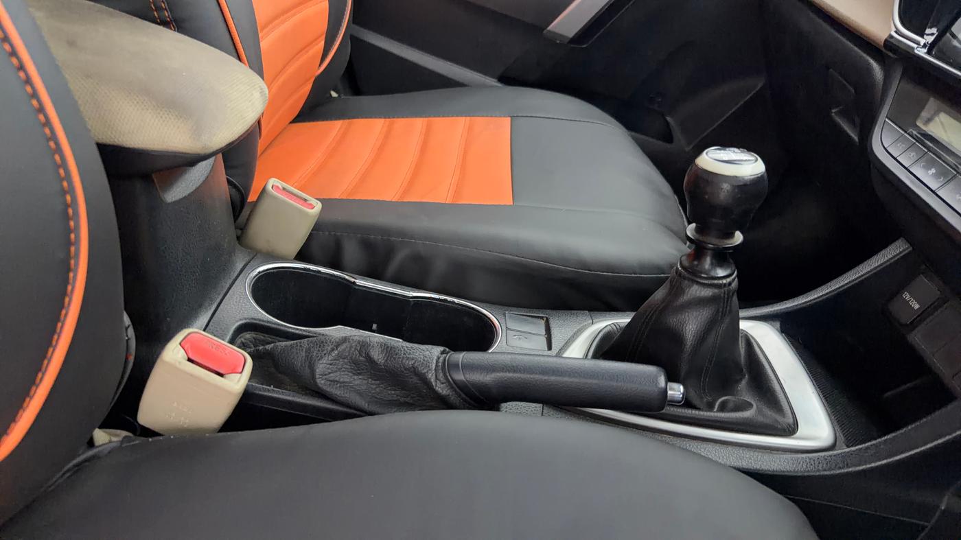 2015 Toyota Corolla Altis G PETROL, Petrol, Manual, 76,213 km, Gear Lever