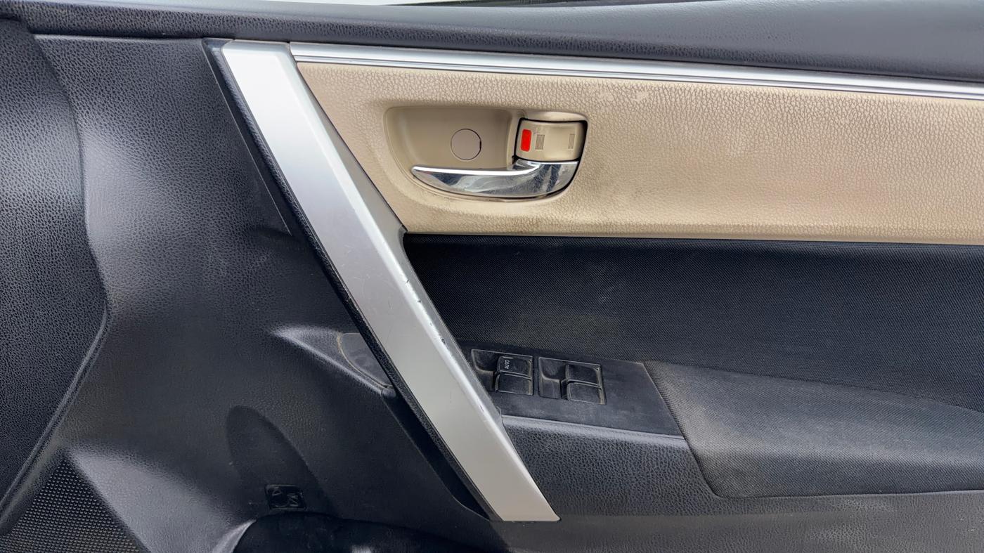 2015 Toyota Corolla Altis G PETROL, Petrol, Manual, 76,213 km, Driver Side Door Panels Control