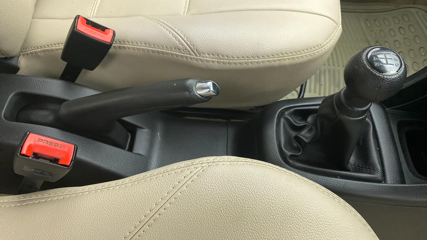2014 Maruti Swift VXI D, Petrol, Manual, 80,474 km, Gear Lever