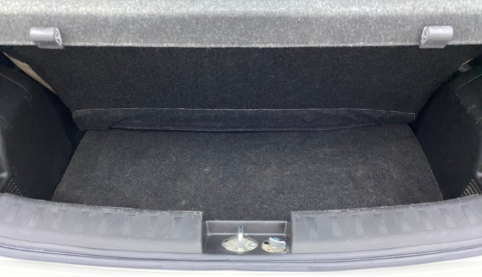 2014 Maruti Swift VXI D, Petrol, Manual, 80,474 km, Boot Inside