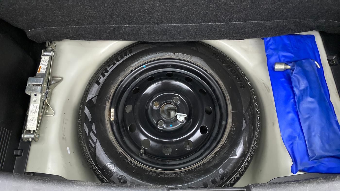 2014 Maruti Swift VXI D, Petrol, Manual, 80,474 km, Spare Tyre