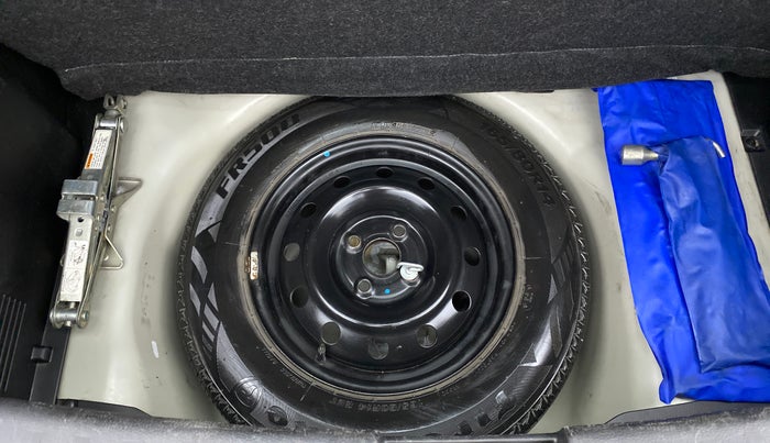 2014 Maruti Swift VXI D, Petrol, Manual, 80,474 km, Spare Tyre