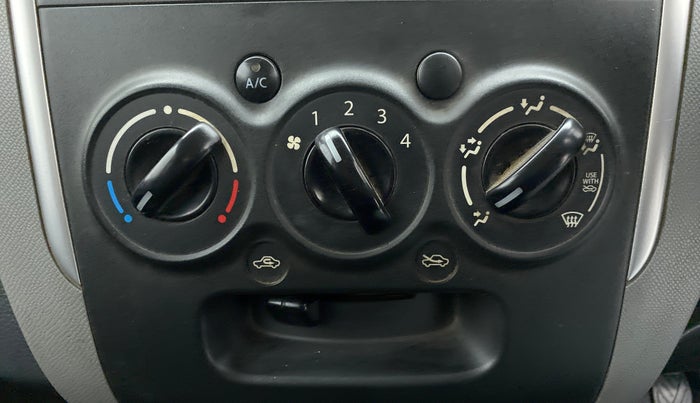 2012 Maruti Wagon R 1.0 LXI CNG, CNG, Manual, 87,844 km, AC Unit - Directional switch has minor damage