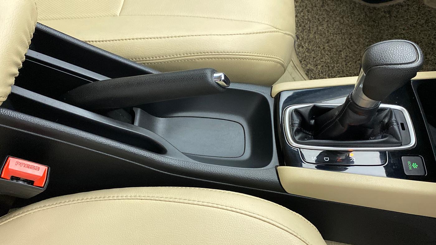 2020 Honda City V CVT, Petrol, Automatic, 63,183 km, Gear Lever