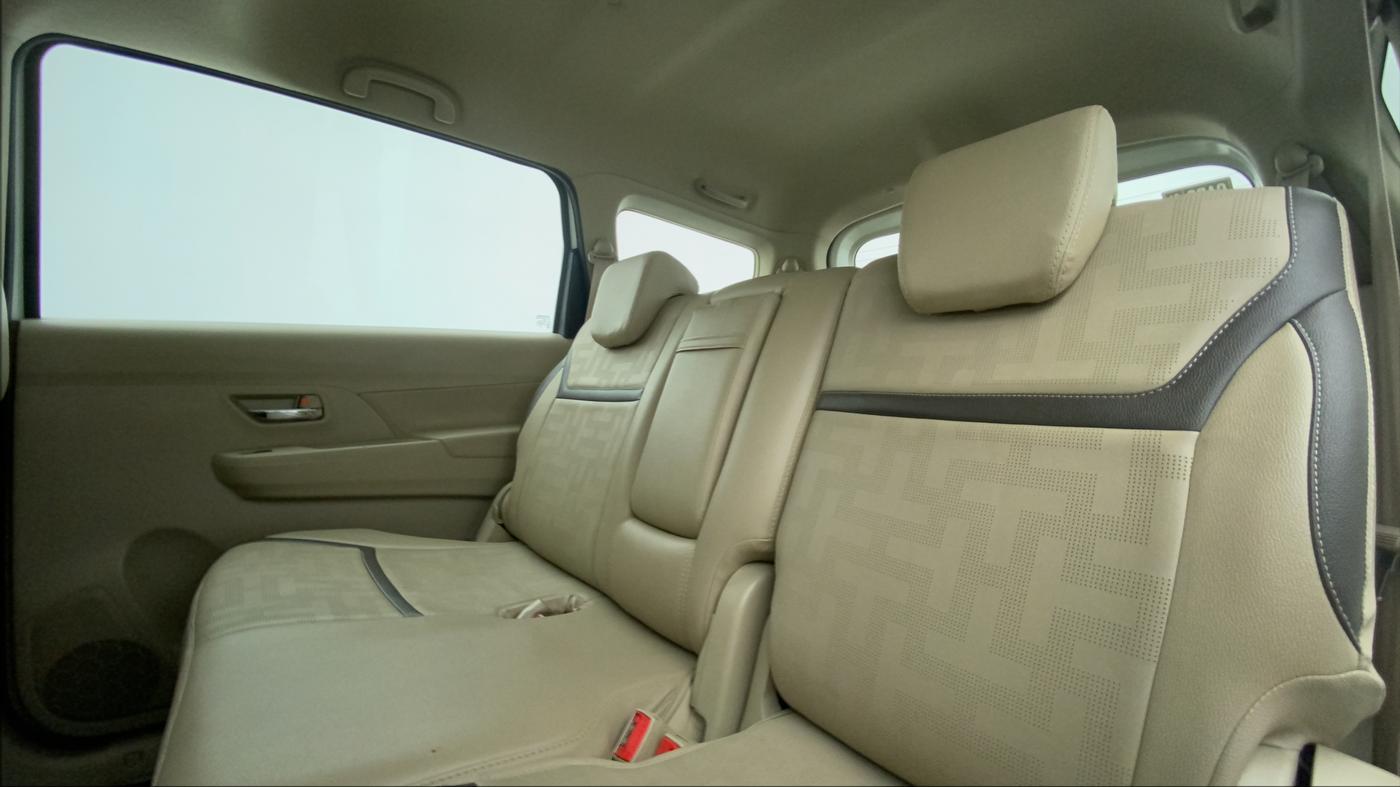 2019 Maruti Ertiga ZXI+ SHVS, Petrol, Manual, 58,577 km, Right Side Rear Door Cabin