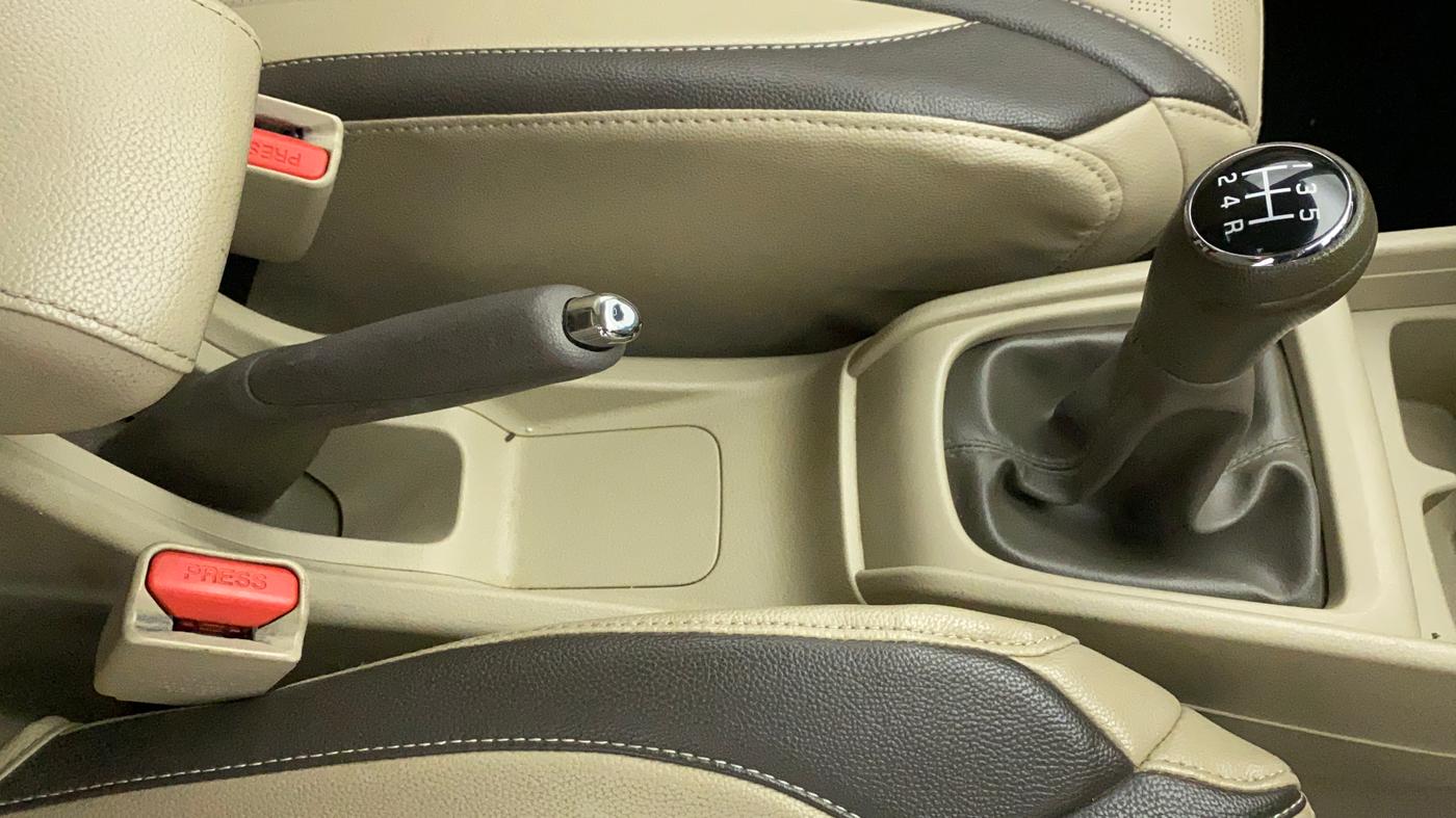 2019 Maruti Ertiga ZXI+ SHVS, Petrol, Manual, 58,577 km, Gear Lever