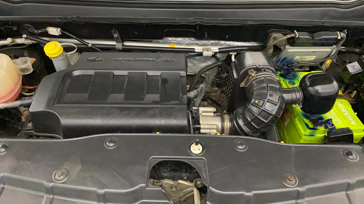 2019 Mahindra KUV 100 NXT K6+ P 6 STR, Petrol, Manual, 44,006 km, Engine View