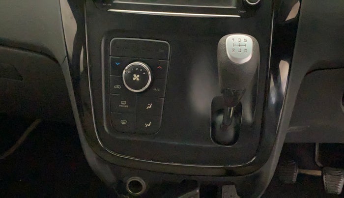 2019 Mahindra KUV 100 NXT K6+ P 6 STR, Petrol, Manual, 44,006 km, Gear Lever