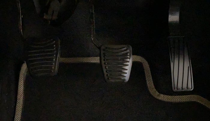 2019 Mahindra KUV 100 NXT K6+ P 6 STR, Petrol, Manual, 44,006 km, Pedals