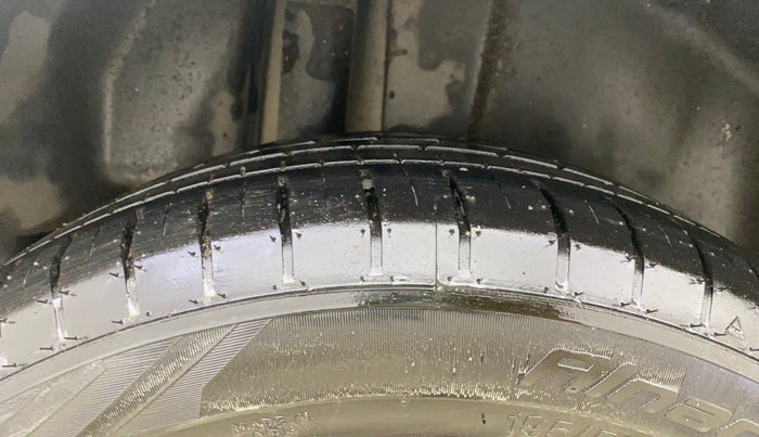 2021 Maruti Ciaz ALPHA 1.5 SHVS PETROL, Petrol, Manual, 64,624 km, Right Rear Tyre Tread