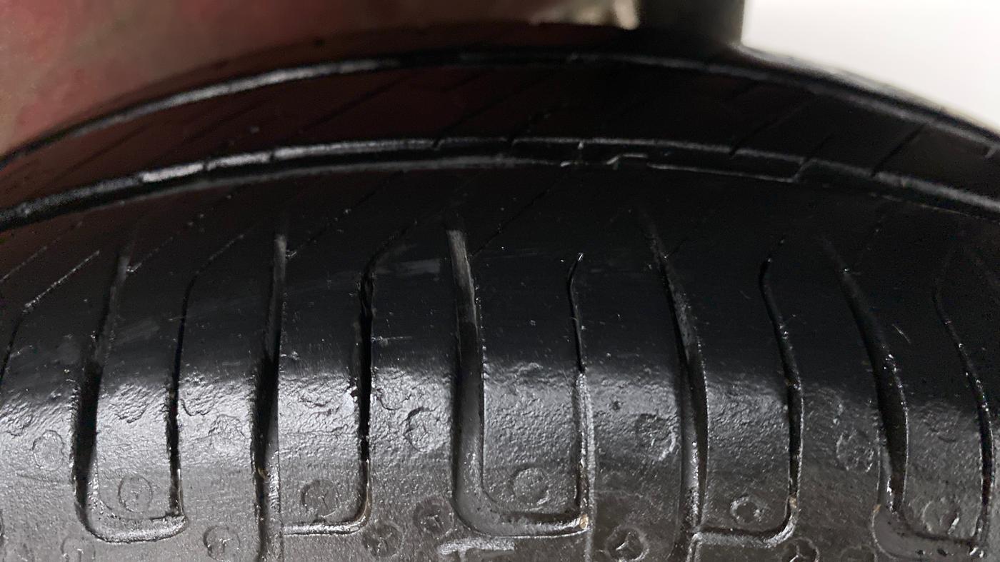 2015 Maruti Wagon R 1.0 VXI, Petrol, Manual, 68,688 km, Left Rear Tyre Tread