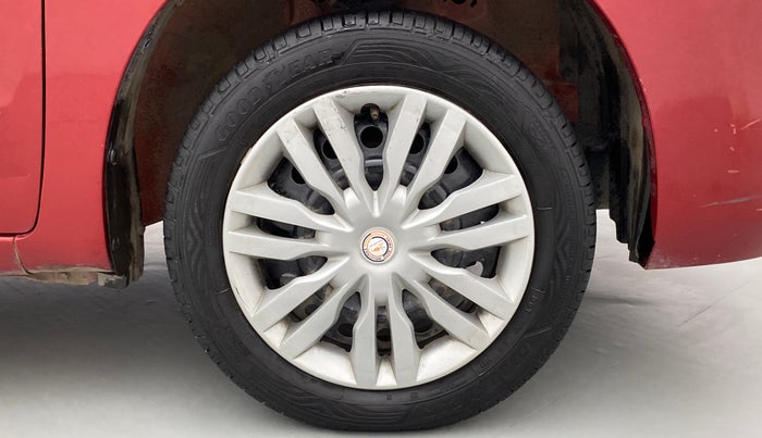 2015 Maruti Wagon R 1.0 VXI, Petrol, Manual, 68,688 km, Right Front Wheel